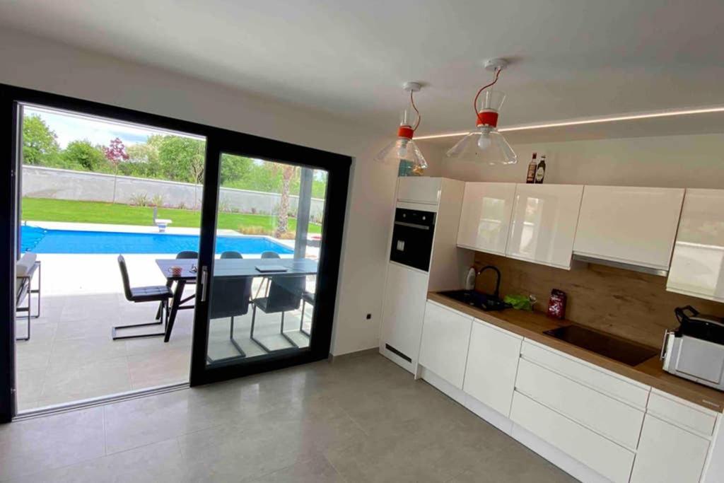 Villa Eni Medulin Sisan Heated Pool Ngoại thất bức ảnh