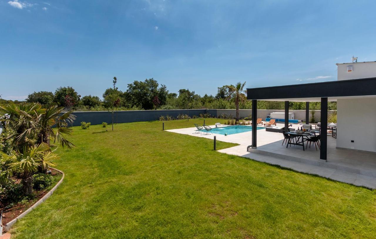 Villa Eni Medulin Sisan Heated Pool Ngoại thất bức ảnh