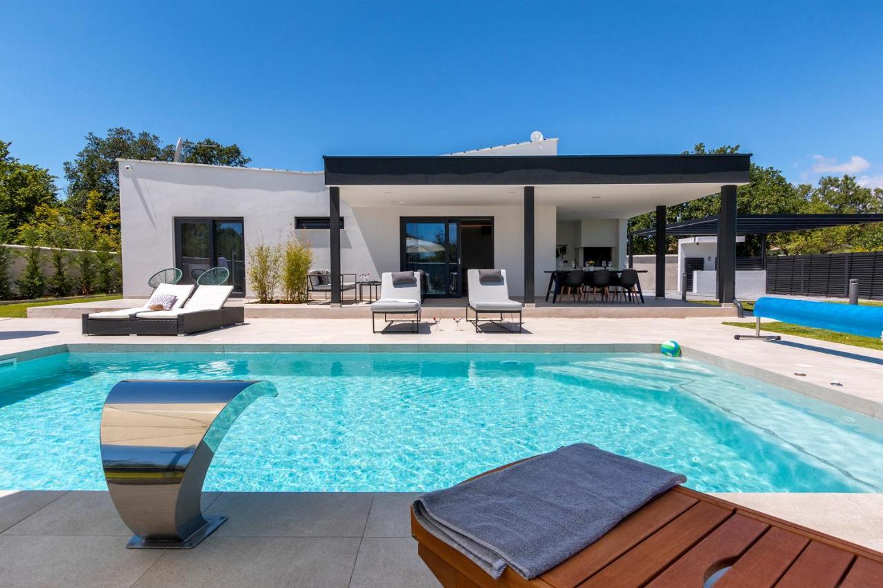 Villa Eni Medulin Sisan Heated Pool Ngoại thất bức ảnh